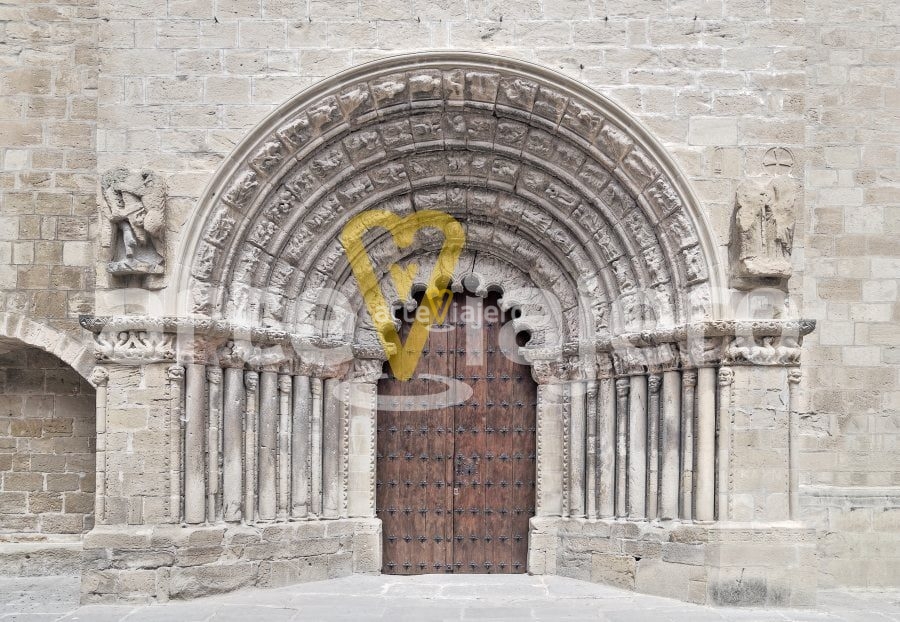 Portada Santiago Puente la Reina Navarra iglesia de santiago, puente la reina