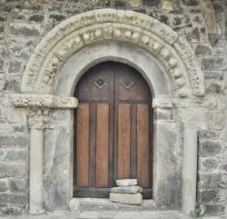 puerta del cuerno