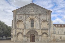 Resultado de imagen para "iglesia Sainte-Radegonde"