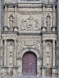 portada occidental de la sacra capilla del salvador