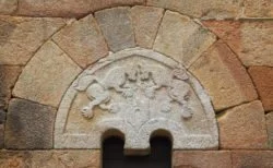tímpano san pedro de a mezquita