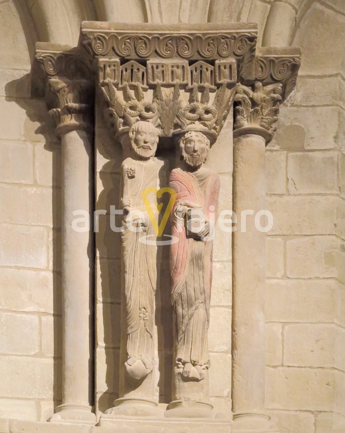 estatuas columnas románico
