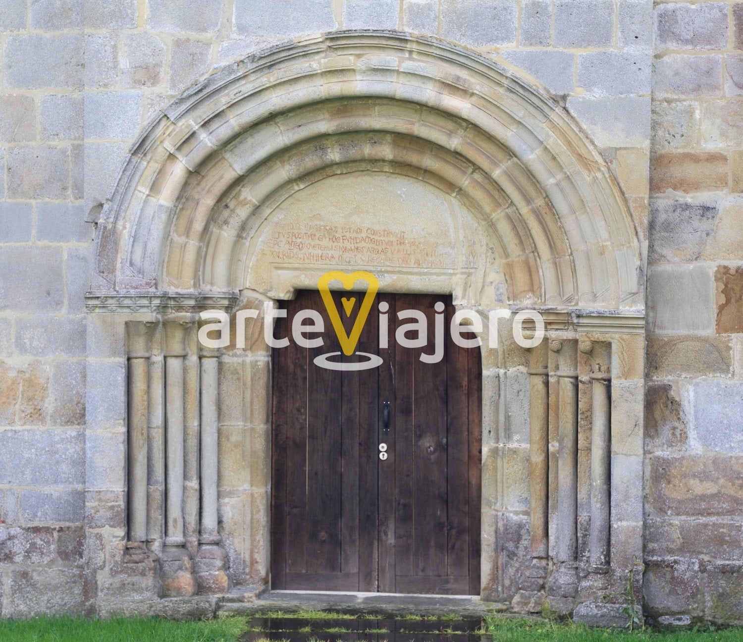 portada monasterio de valdediós