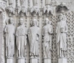 puerta real de la catedral