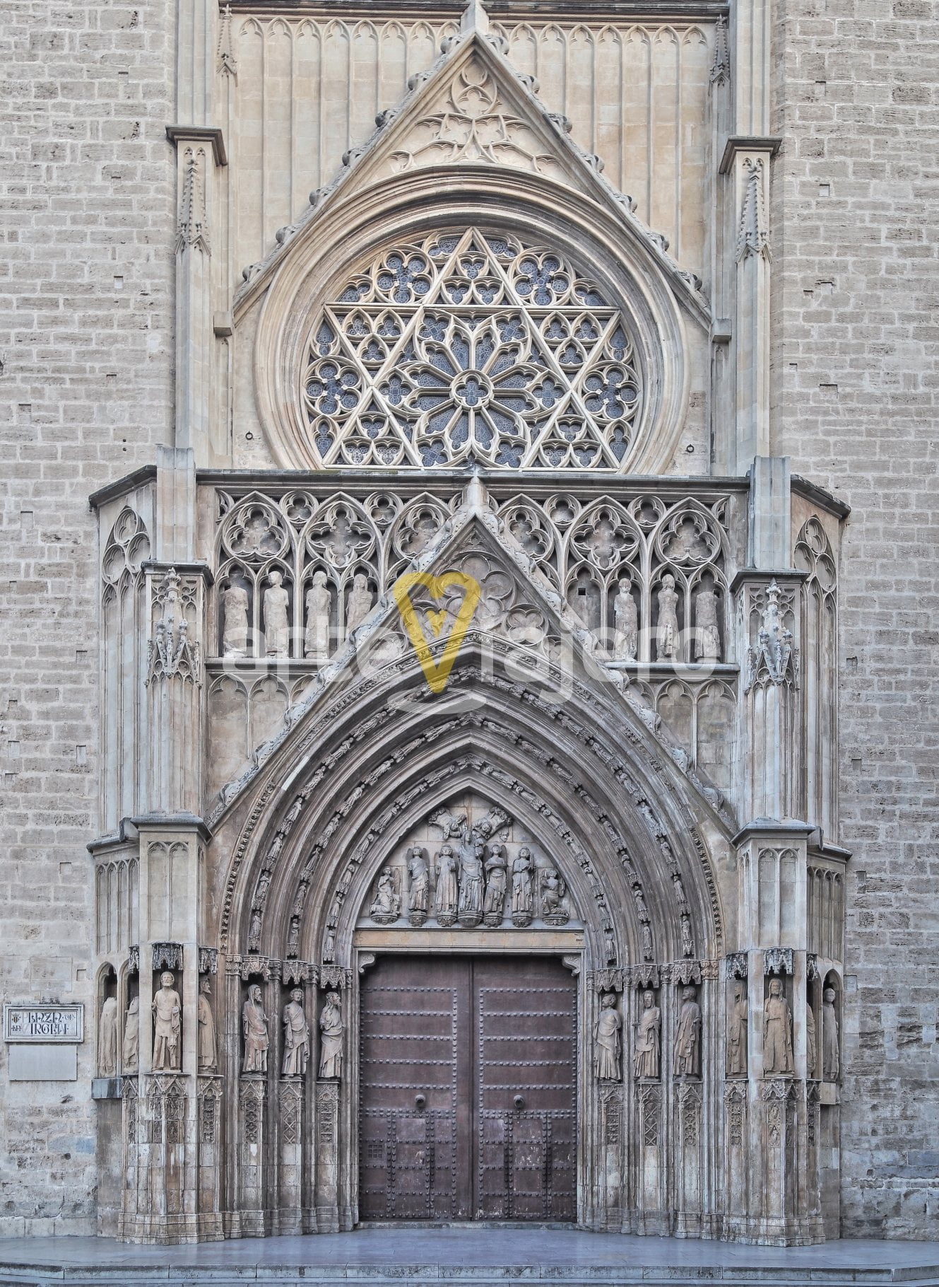 puerta de los apóstoles