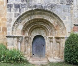 iglesia de crespos, portada