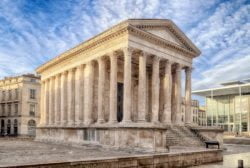 maison carrée, templo romano