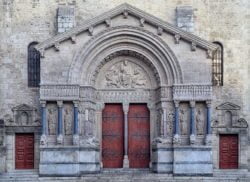 iglesia de san trófimo, arlés