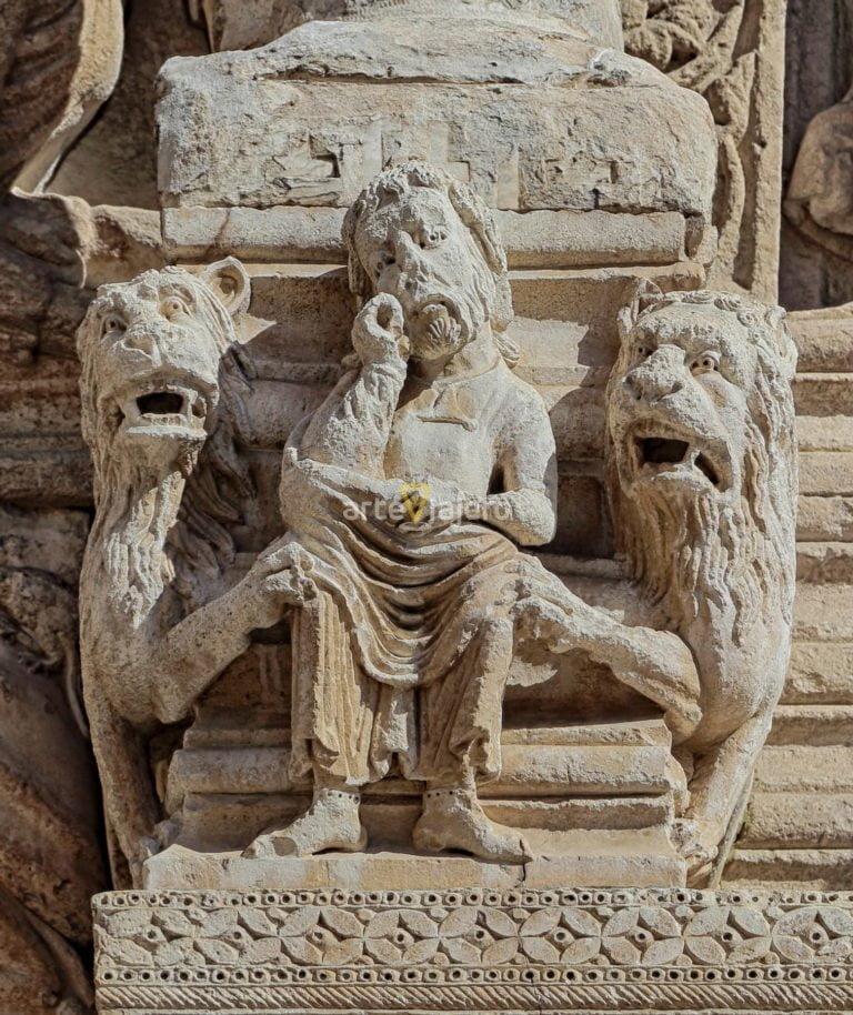 Iglesia de San Trófimo de Arlés ArteViajero