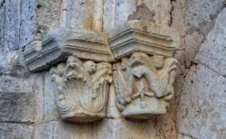 capiteles de portada románica