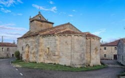 iglesia con dos ábsides