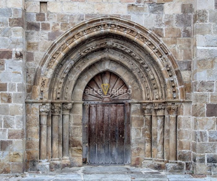 Iglesia de San Lorenzo de Vallejo de Mena: Maravilla del Románico ...