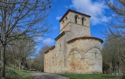 iglesia románica, monasterio de rodilla