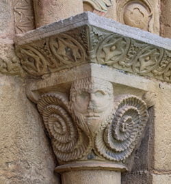 capitel románico baphomet