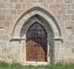 portada, ermita de azcona