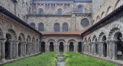 cloître de la cathédrale du puy-en-velay