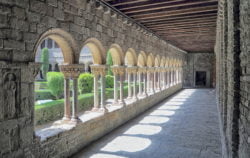 claustro monasterio de ripoll