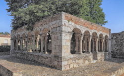 claustro románico sant domènec