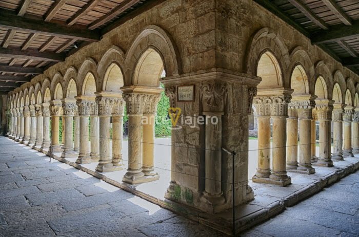 claustro de la colegiata de santa juliana