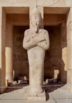 escultura de osiris