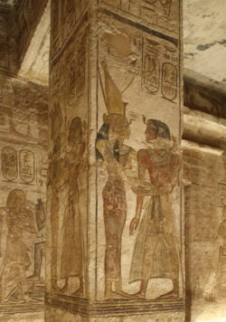 interior del templo de abu simbel