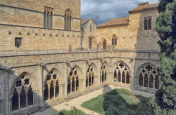 claustro del monasterio de poblet