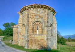 ábside de la iglesia de retortillo