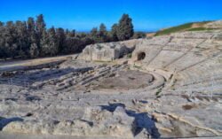 parque arqueológico de neapolis en siracusa
