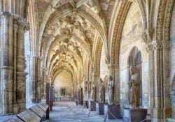 claustro de la catedral de león
