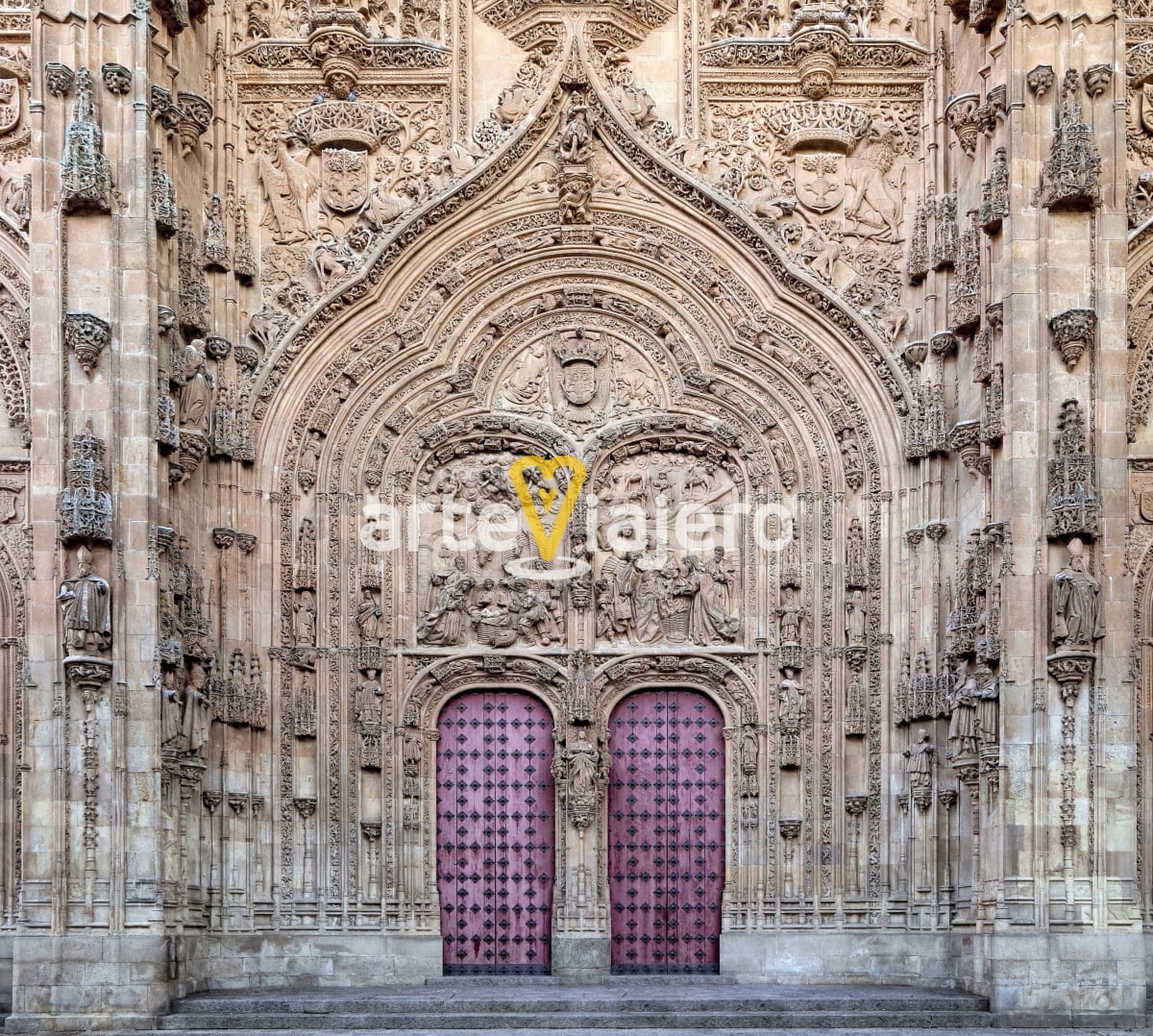 fachada principal de la catedral nueva de salamanca