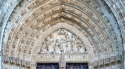 puerta del perdón de la catedral de toledo