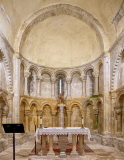 interior iglesia de siones