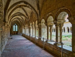 claustro de la catedral de elna