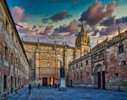 fachada de la universidad de salamanca