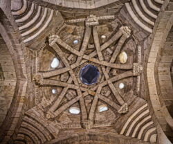 cúpula de la iglesia de san miguel de almazán