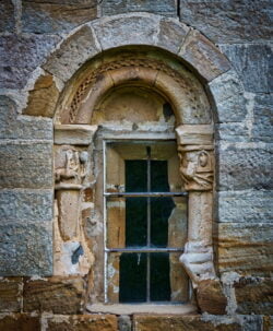 ventana románico cantabria