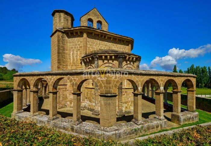 Iglesia De Santa María De Eunate - ArteViajero