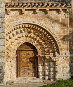 iglesia de miñón de santibáñez