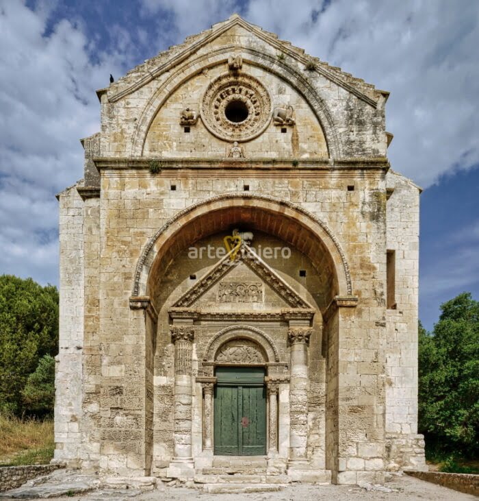 Chapelle Saint-Gabriel de Tarascon Provenza Románico chapelle saint-gabriel de tarascon