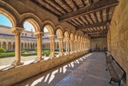 claustro del monasterio de san andrés de arroyo