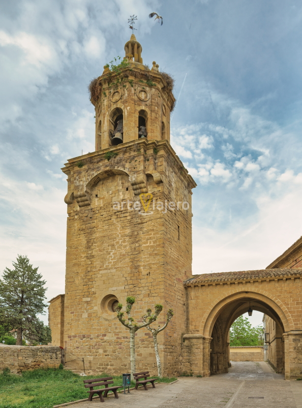 iglesia del crucifijo puente la reina