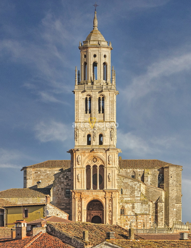 torre de la iglesia de santa maría del campo