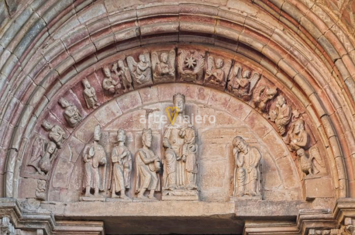 portada de la iglesia de san juan del mercado