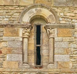 ventana románico asturias
