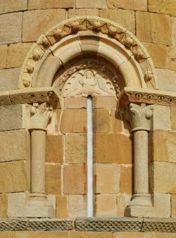 ventana románica palencia