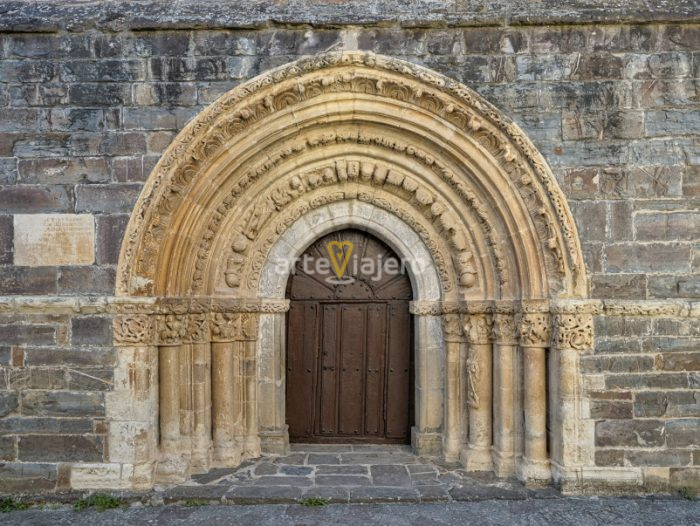 portadas románicas de cantabria