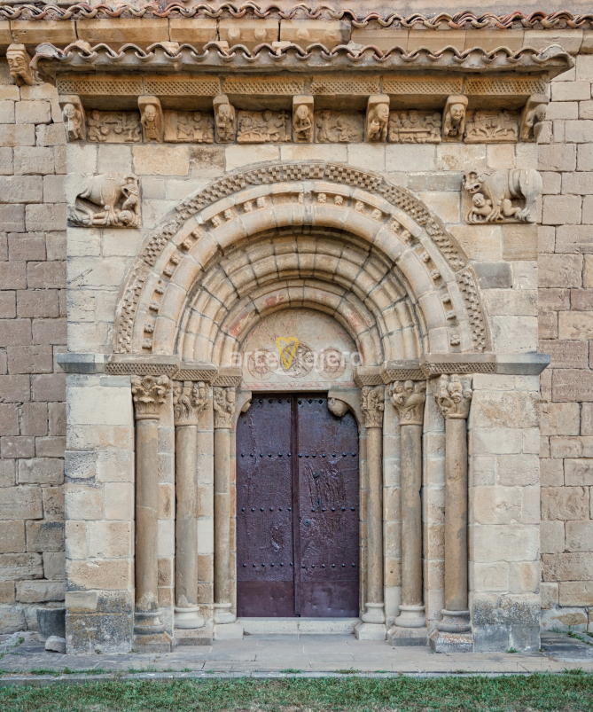 portada románica de la iglesia de artáiz